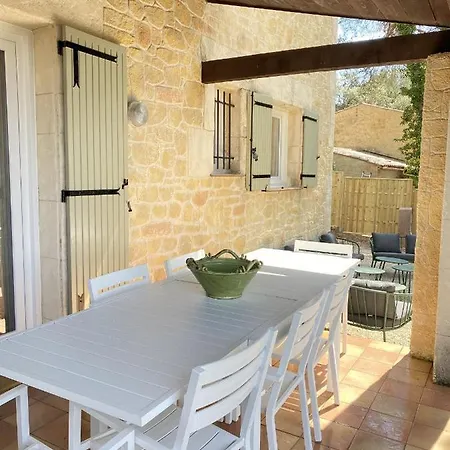 Domaine Du Mont Leuze منتزه العطل *