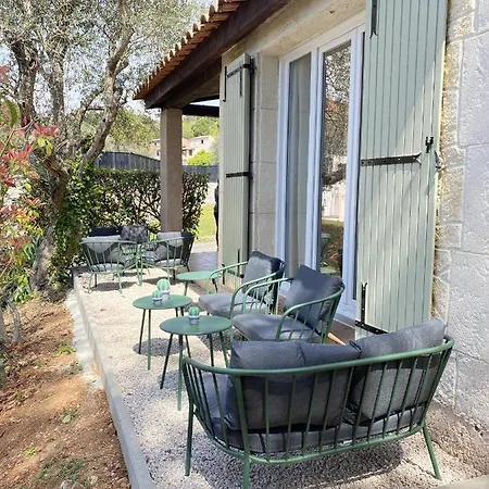 Domaine Du Mont Leuze فيليوفرُنش سور مير
